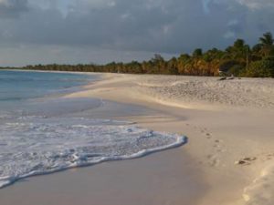 princess-diana-beach-02