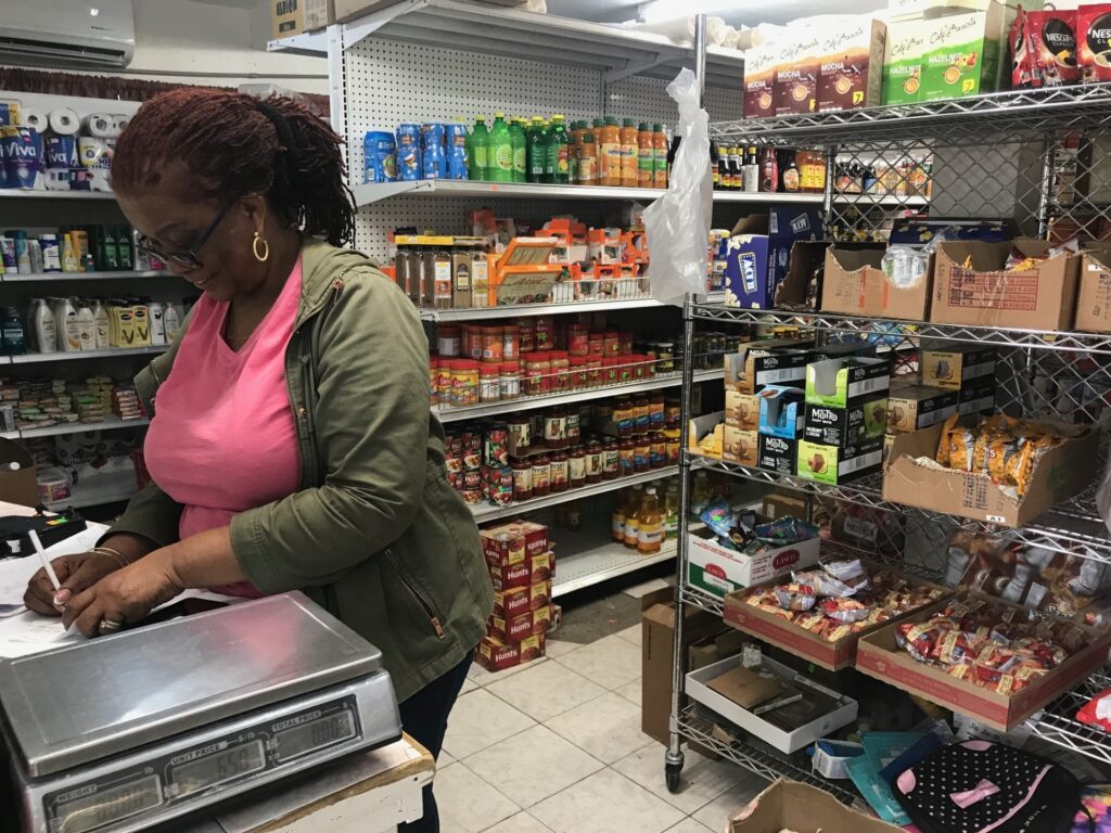 Lil Lincs Plus Supermarket in Barbuda