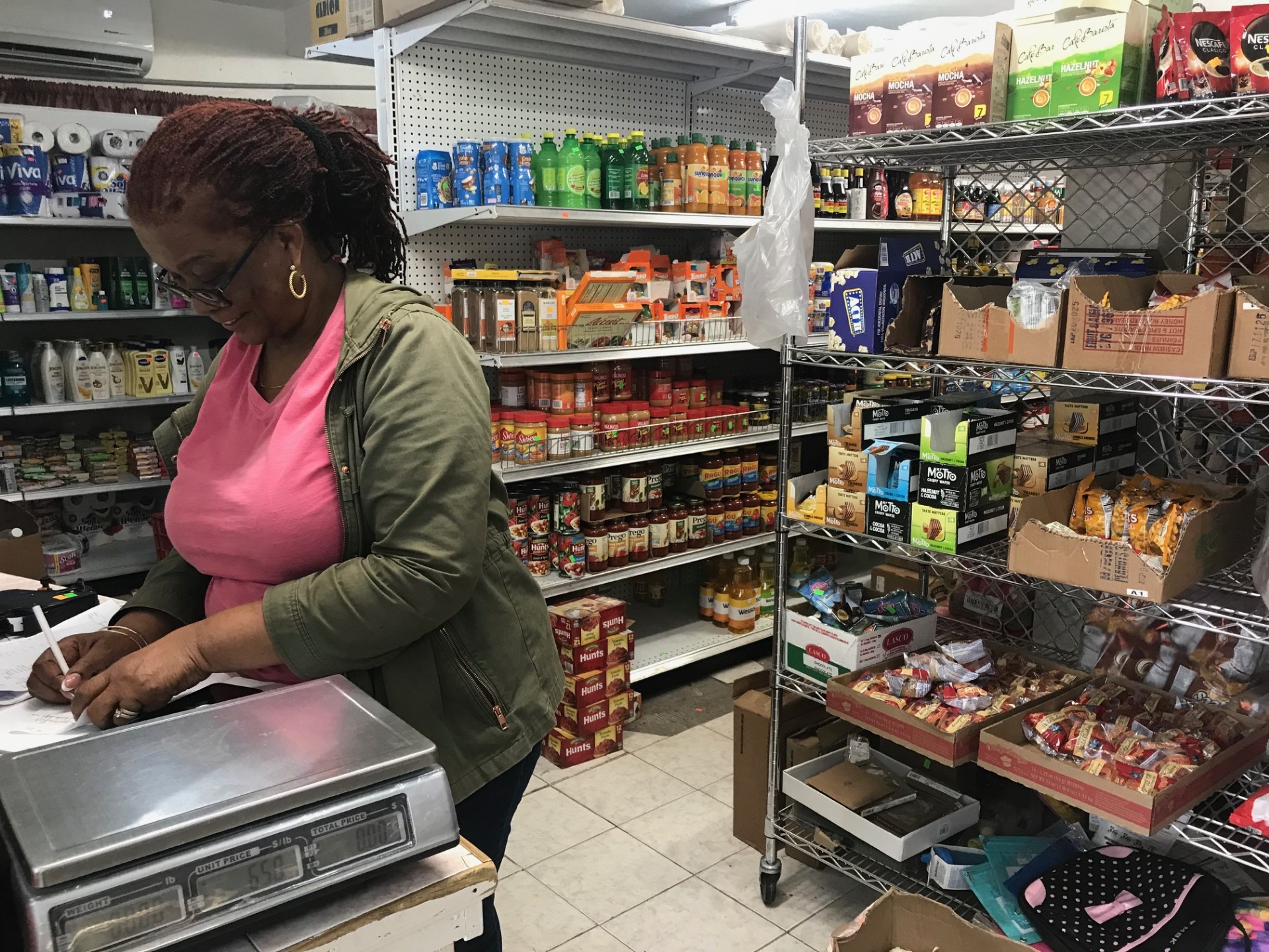 Lil Lincs Plus Supermarket in Barbuda
